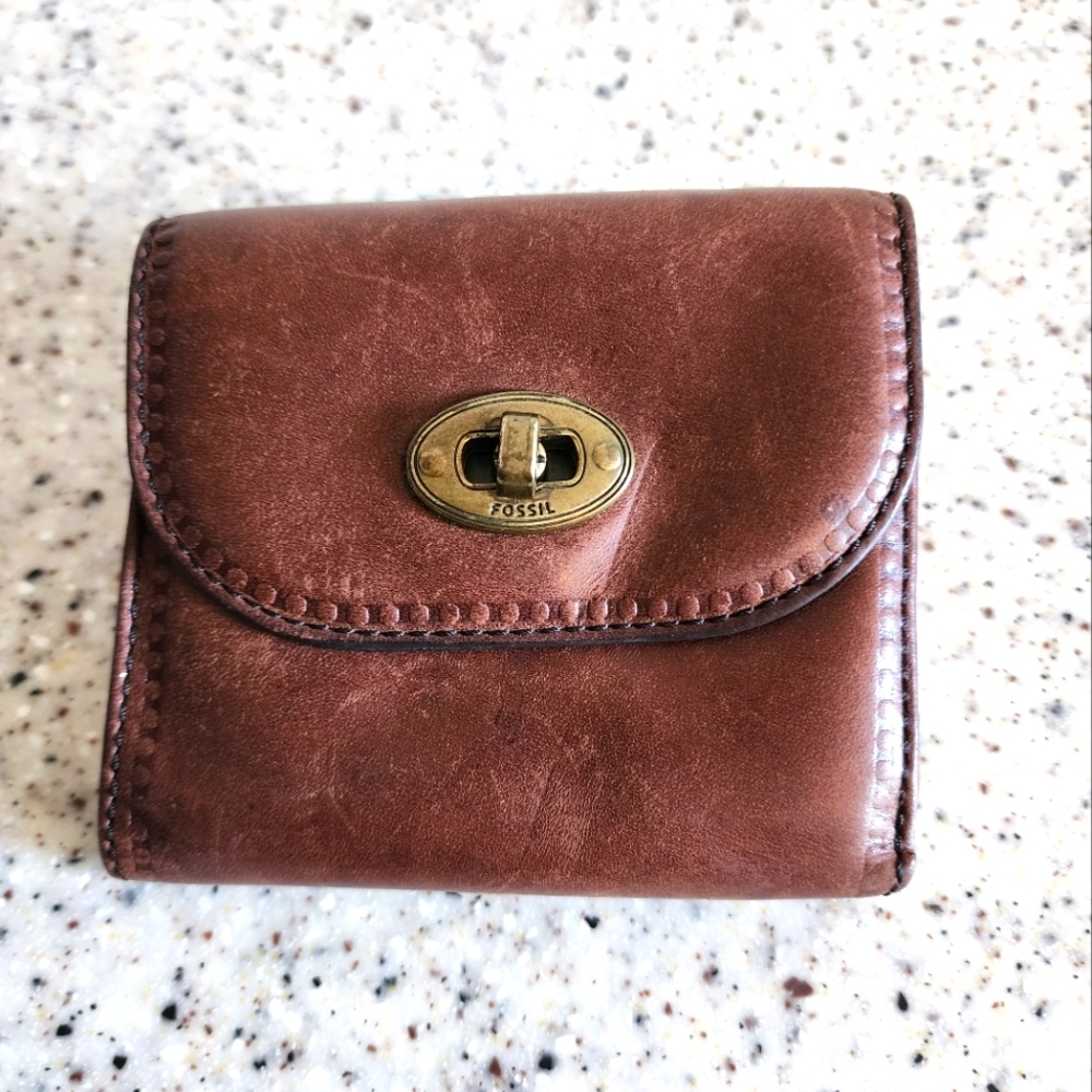 Fossil Turn Lock Trifold Card Wallet In Pecan, Le… - image 1